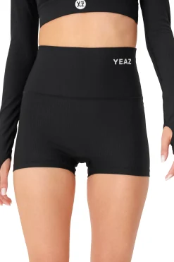 Yeaz Caçõe Cub eve