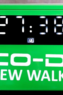 Eco-de Ecode Passadeira New Walk Passadeira, 1hp, Controle Remoto, Painel Lcd, Parada Automática, Guiador Dobrável