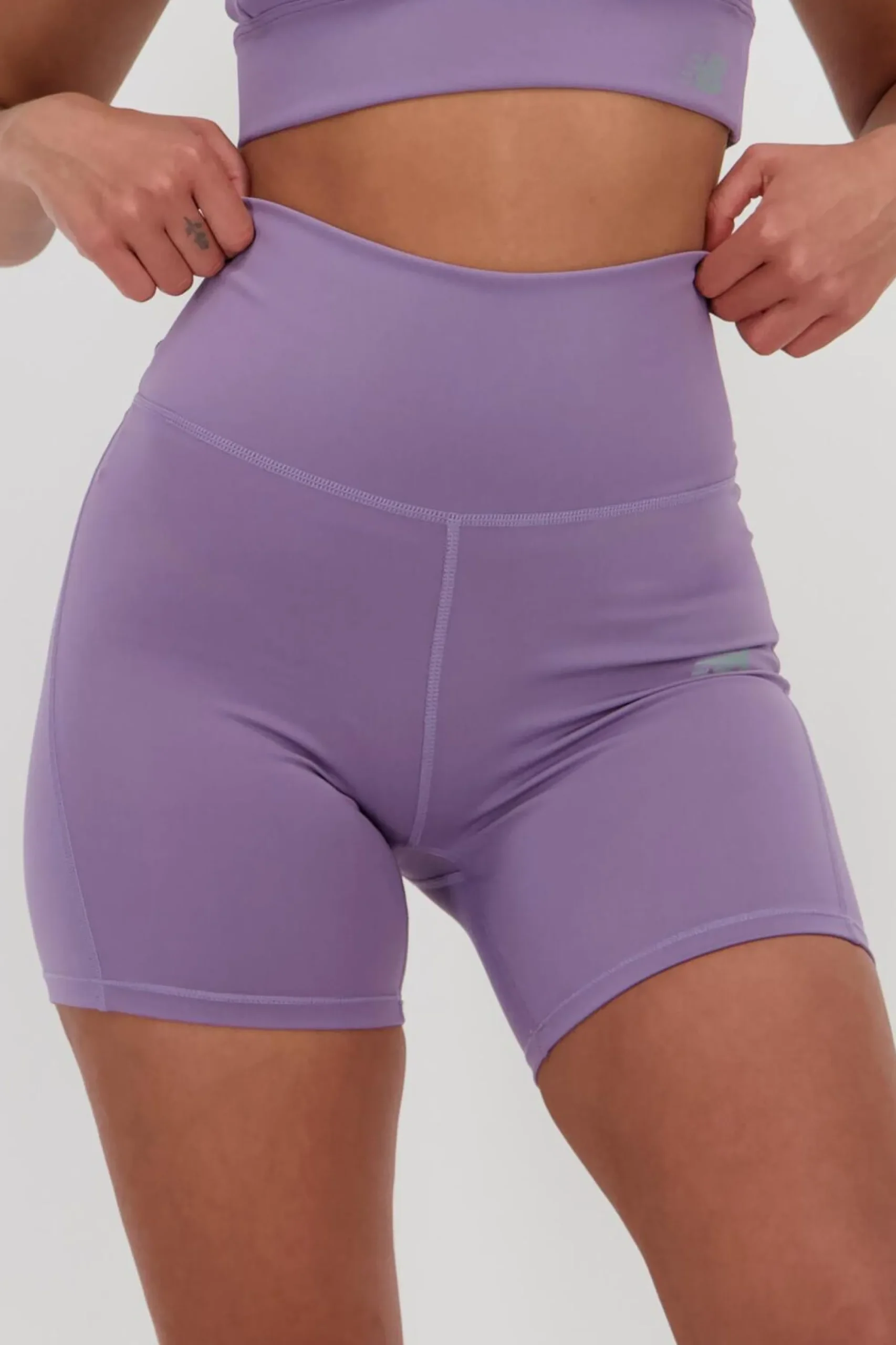 New Balance egging