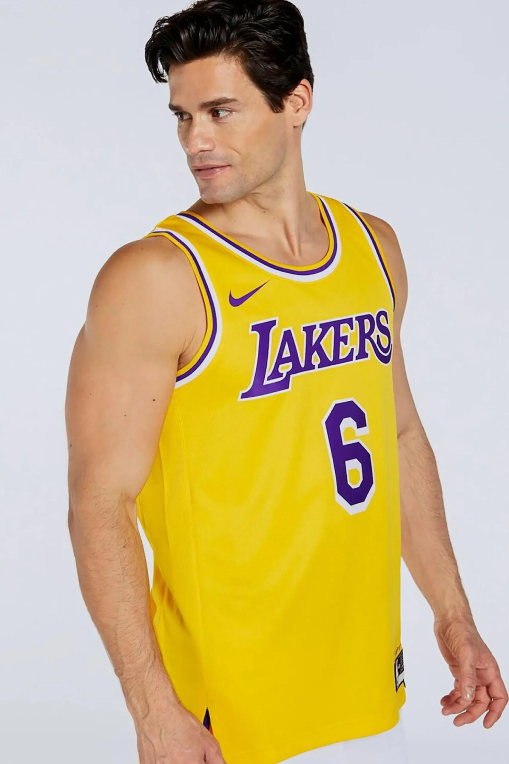 Nike NBA o Angee aker