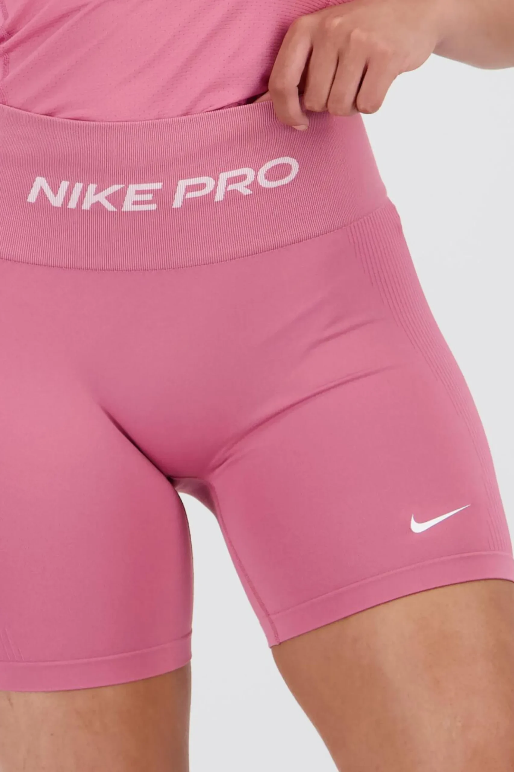 Nike Pro eae