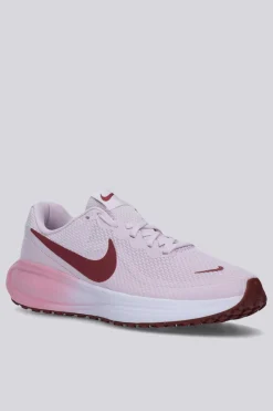 Nike Revolution 8