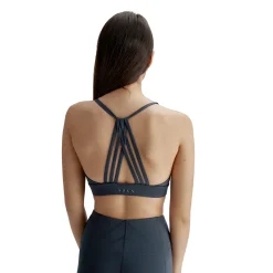 Born Living Yoga outien Dhana