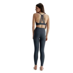 Born Living Yoga outien Dhana