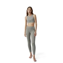 Born Living Yoga outien Feinino Zhao